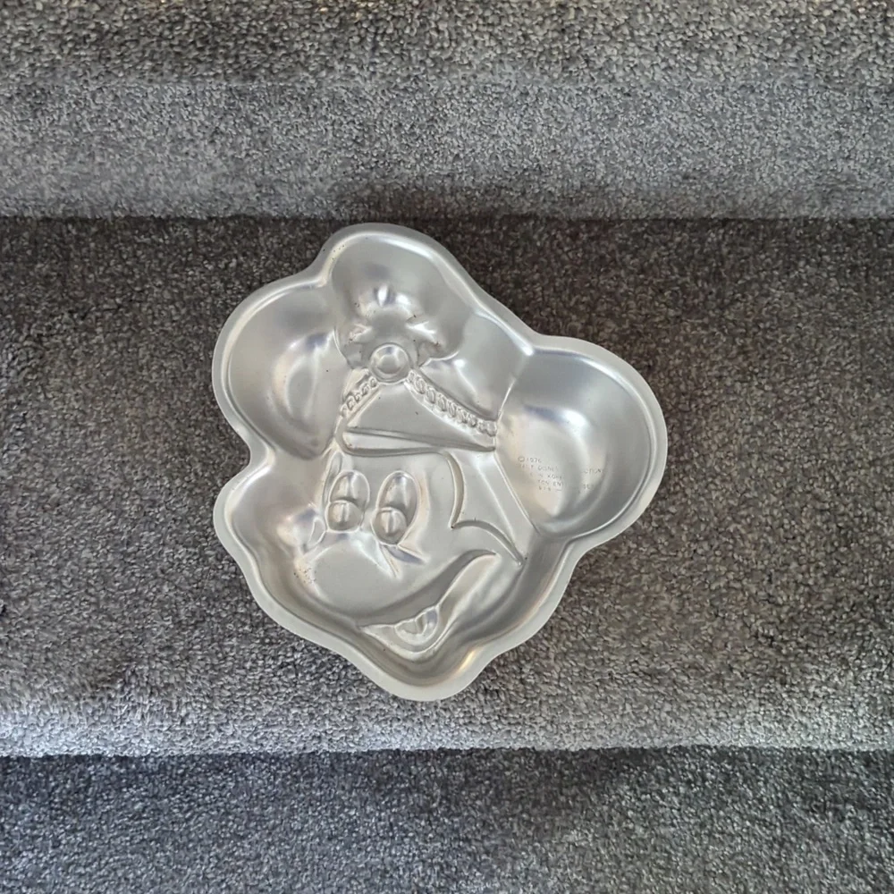 1976 Wilton Mickey Mouse Cake Pan